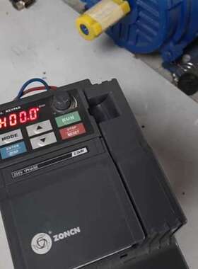 众辰变频器2.2KW，H2200S02D2K，成色如图，每一