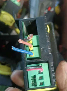 CAREL卡乐RKQH1E0548从制冷设备上拆下来0548