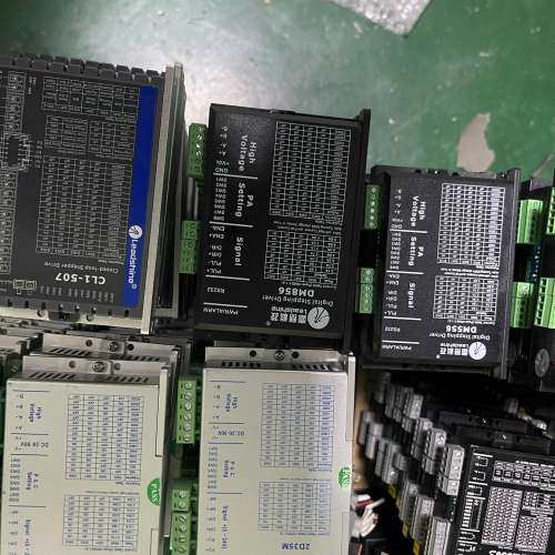 研控57步进驱动器2D35M，图上60个，标价单价，成色如图