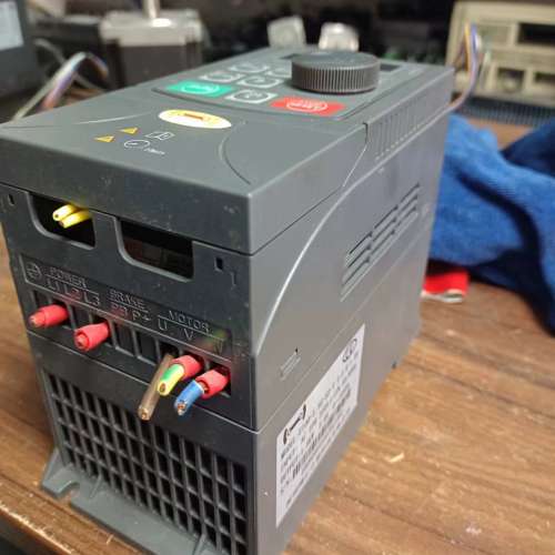 博汇之能1.5千瓦变频器型号E100-1.5G-S2-V供电