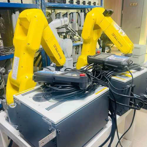 发那科200iD、现货2台靓机，负载7公斤、臂展911mm，