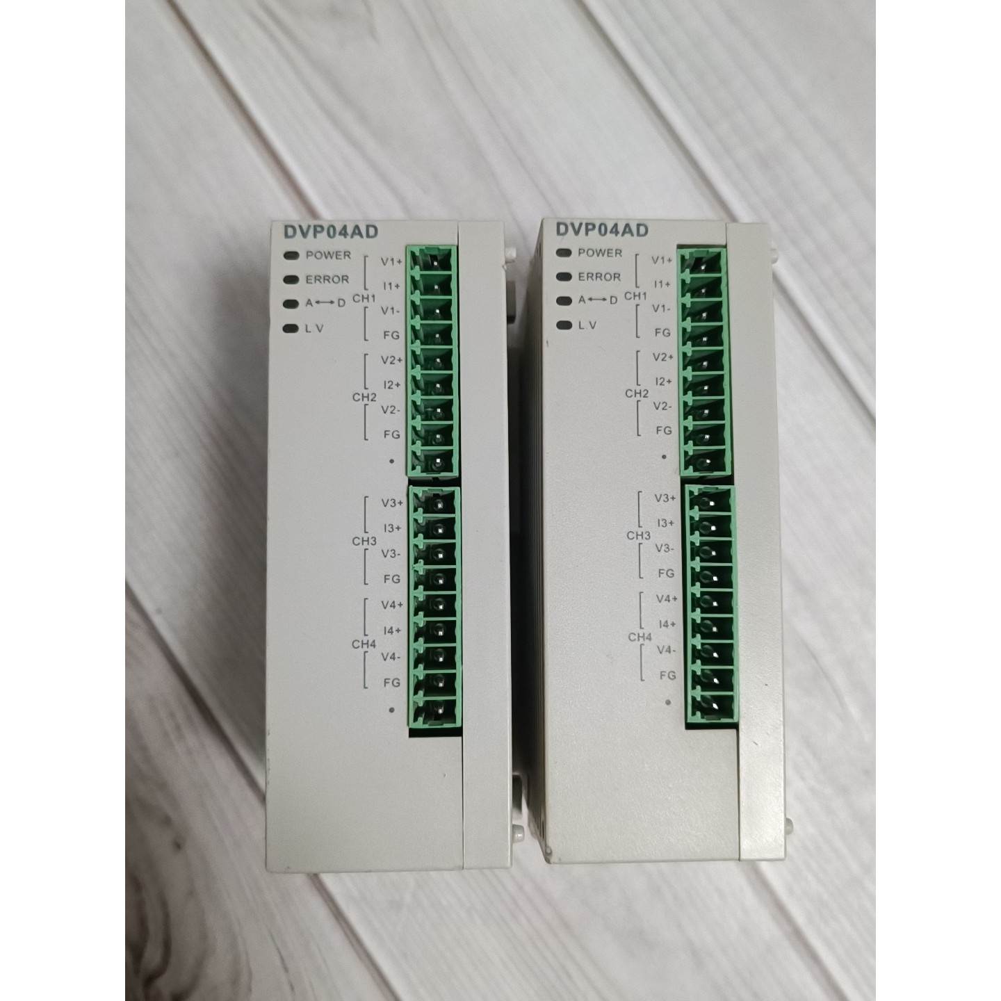 拆机台达左侧模拟量扩展模块，DVP04AD-SL功能包好