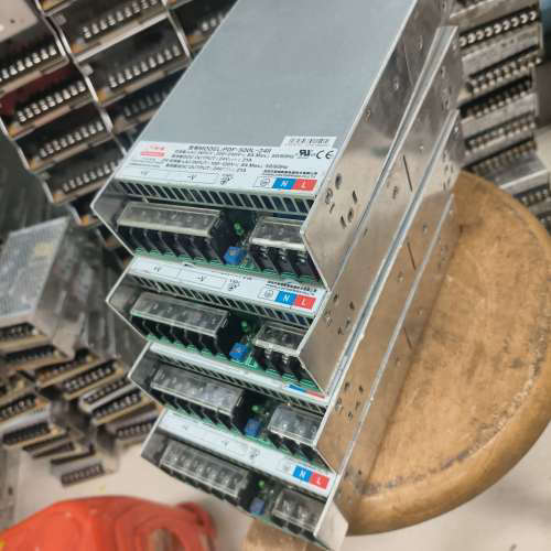 新星电源PDF-500L-24II有4个，成色好，实物图，包