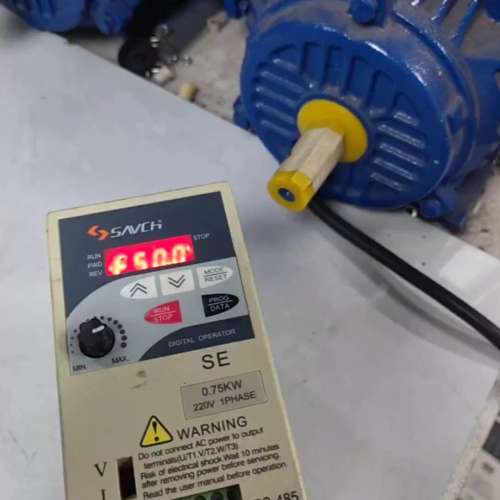 三基变频器0.75KW，SE-20071A，成色如图，每一个