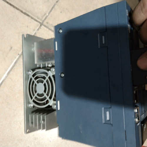 拆机富士伺服RYH152F5-vv2,220v-1.5kw一