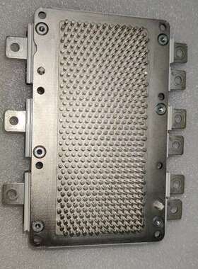 拆机模块FS820R08A6P2LB成色漂亮。实物图拍摄。