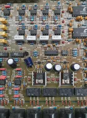 digidesign解码器 解码板 有以下芯片 AD1860