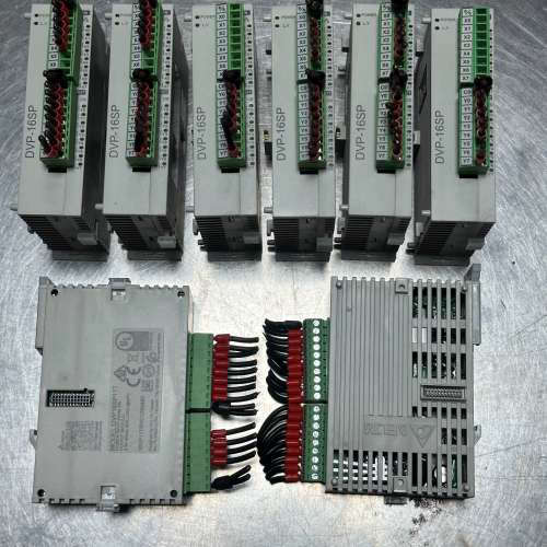 台达DVP16SP11T数字量扩展模块，晶体管型，包含8点输