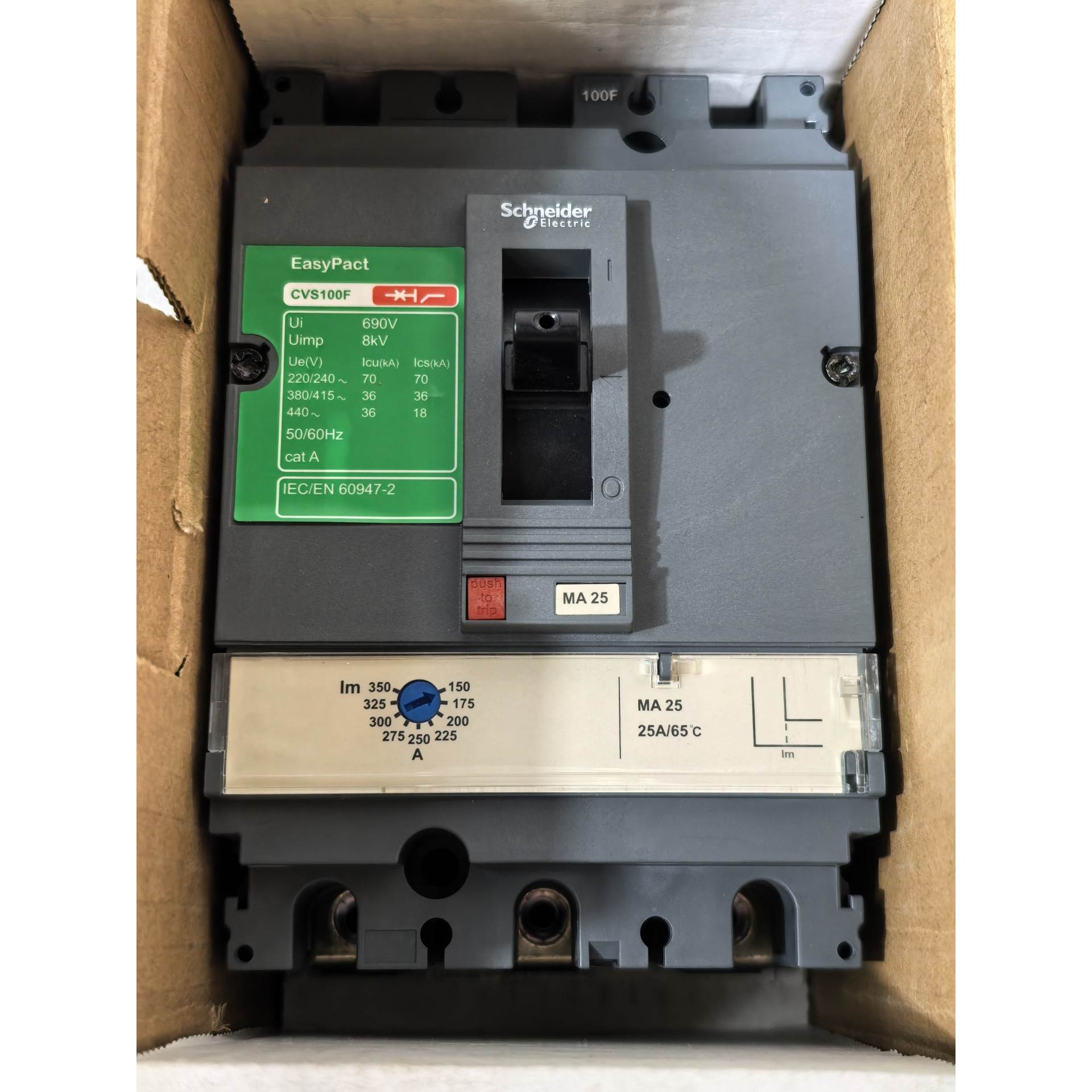 全新施耐德EasyPact CVS100F塑壳断路器，3P