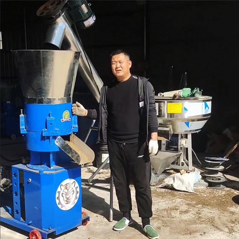大型饲料颗粒机养殖设备养殖场专用饲料搅拌机上料机秸秆粉碎机器