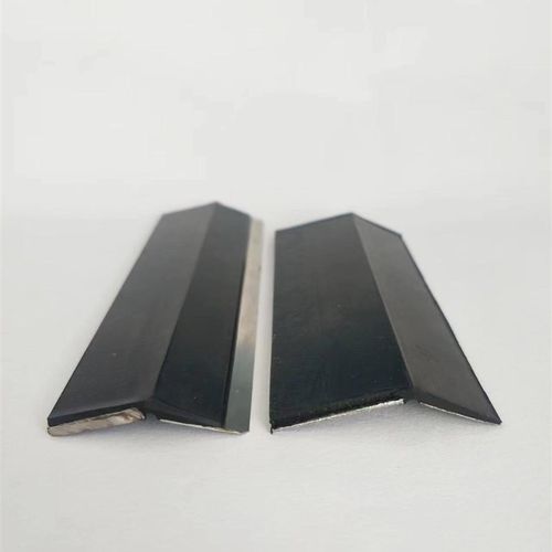 机床斜车刮屑板 中隔板密封条 V型橡胶钢片刮屑板 数控车床挡水板