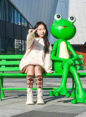 大型网红卡通青蛙雕塑户外玻璃纤维牛蛙店门口迎宾模型装饰美陈摆