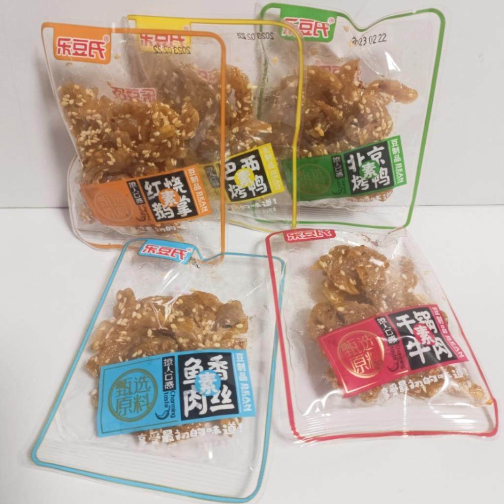 乐豆氏辣条儿时经典小零食品素食素北京烤鸭豆制品红烧鹅掌素肉