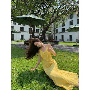 南法花园夏装千金立体花朵气质V领收腰高级感礼服吊带连衣裙