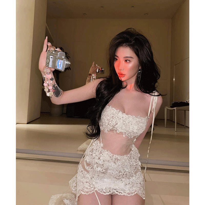 蕾丝吊带连衣裙短款性感