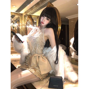 2025新款千金风高级感年会连衣裙女收腰挂脖包臀短裙