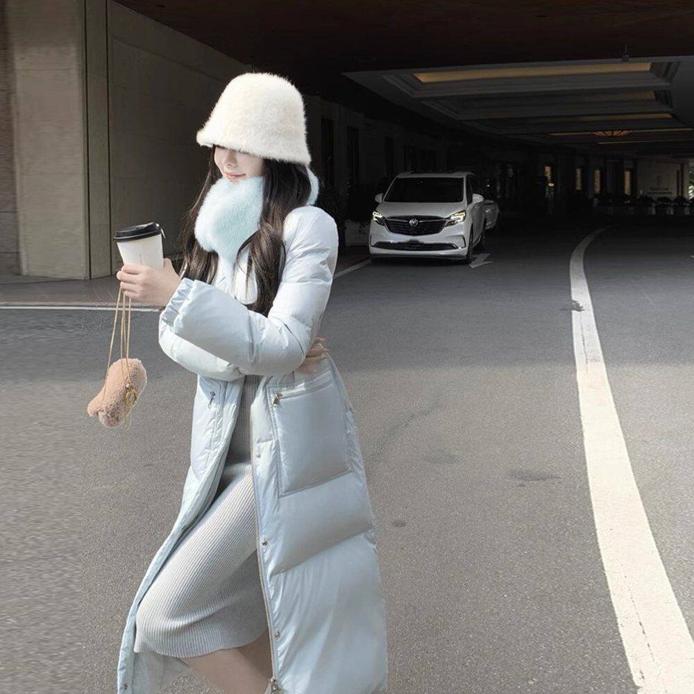 蓝色显白色系大毛领棉服
