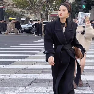 2024冬季新款黑色杨树林高端时尚大衣女装加厚加长版毛呢大衣女