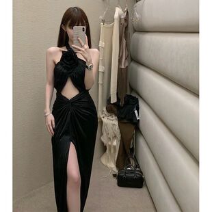 暗黑风立体花朵设计挂脖性感露脐褶皱连衣裙夏季新款修身礼服长裙