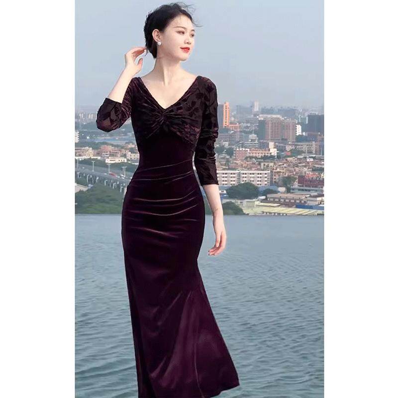秋冬御姐风情万种长裙气质女神范高级感上流社会紫色丝绒连衣裙子