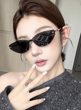 3分月光 欧美新款猫眼墨镜女高级感户外出游金属太阳镜时尚显瘦遮