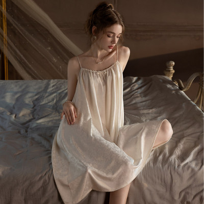 被迫卖睡衣性感真丝带胸