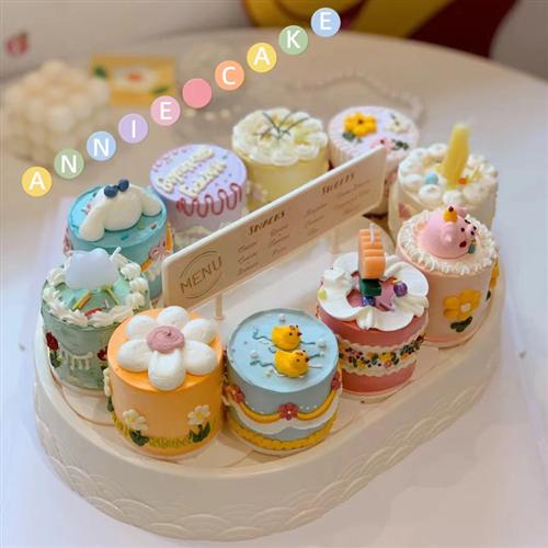 旋转甜品机蛋糕自动展示台木马音节日装扮用品