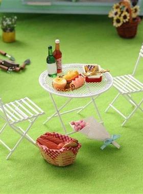 Lovely Eye-catching Casual Dollhouse Table Chair Model for