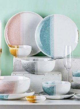 Ceramic Dinnerware Set With Gradient Color Golden Rim Flat