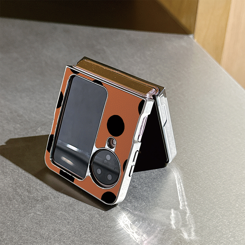 小众橙底黑波点皮纹折叠屏手机壳