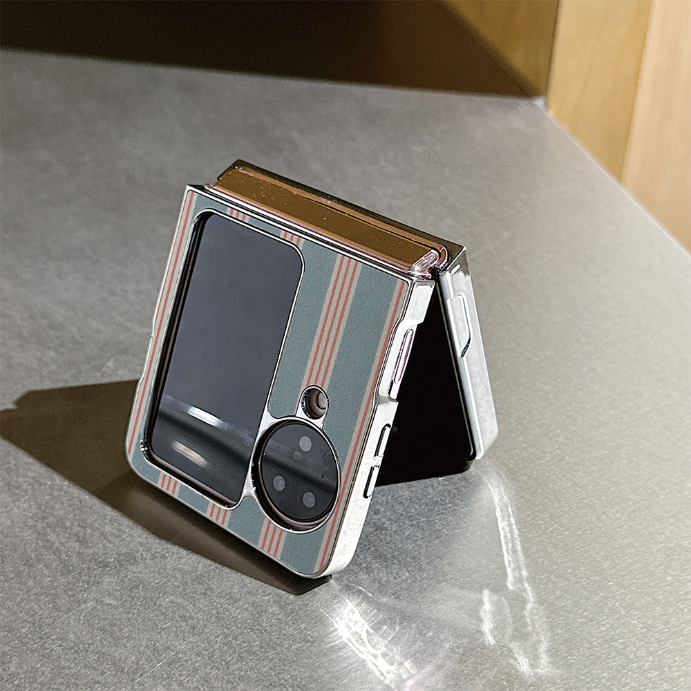 时尚撞色条纹折叠屏手机壳