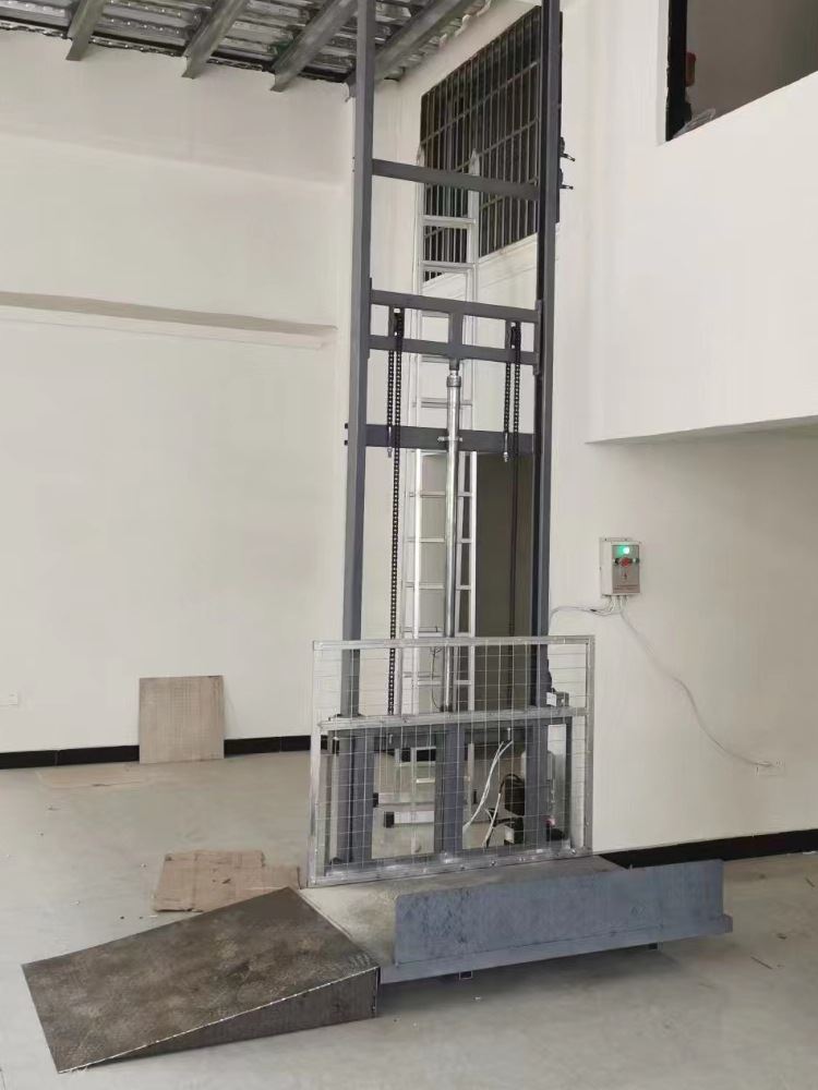 液压货梯厂家 固定式升降平台 导轨式提升机仓库货物升降平台