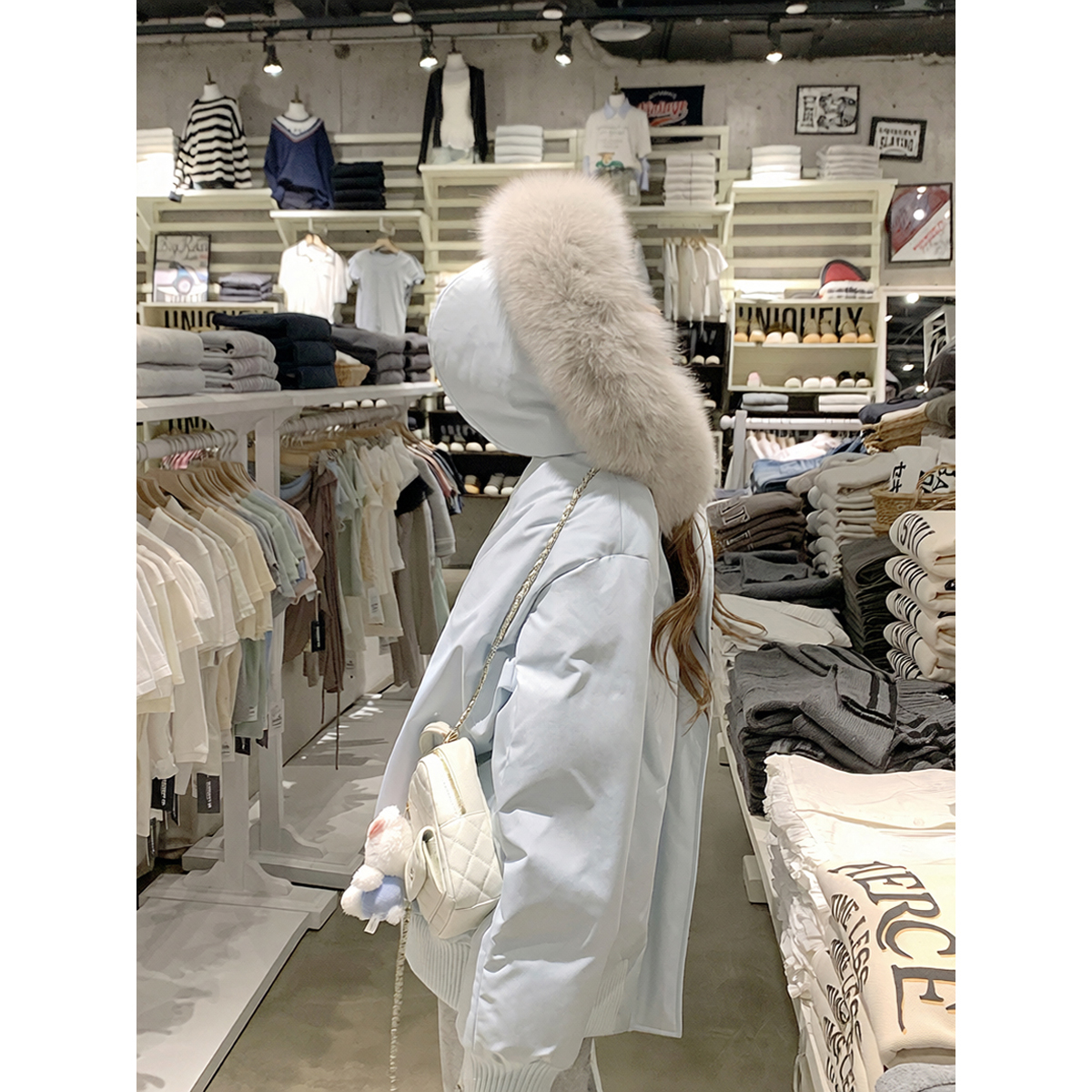 白鸭绒羽绒服女大毛领短款外套