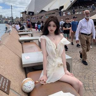 无袖 裙子 气质白色连衣裙女夏季 高级感小众深v领一字肩小个子短款