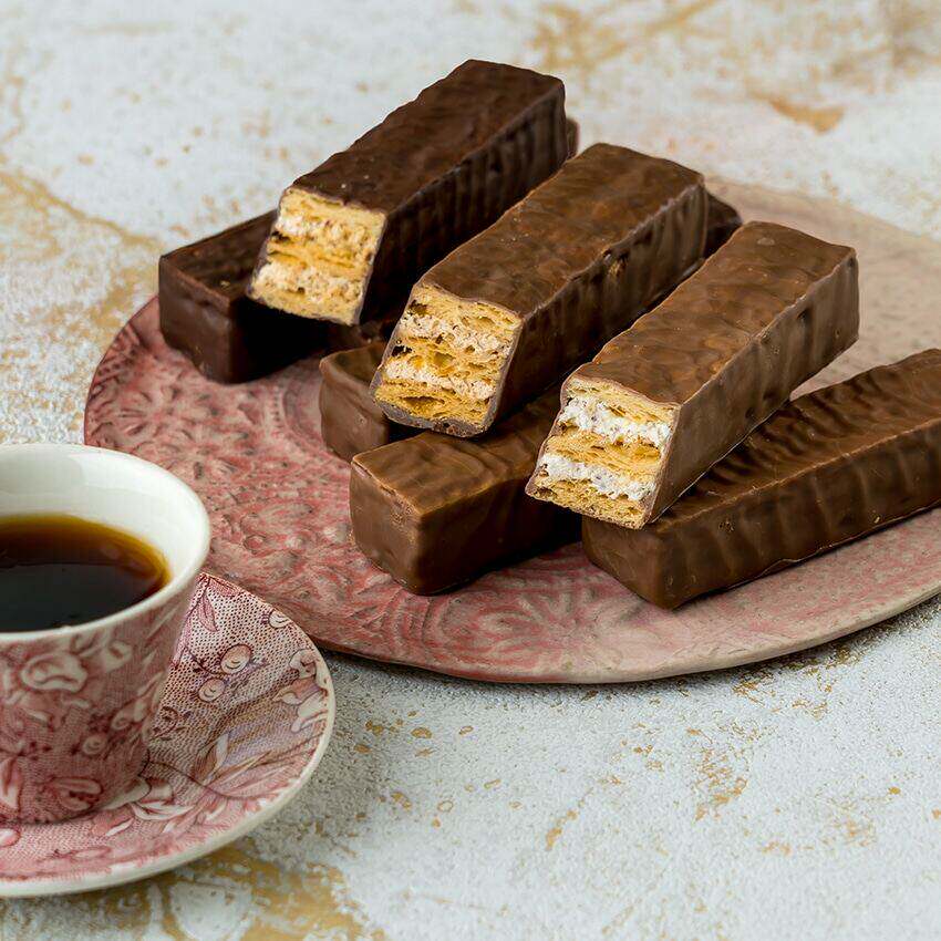 日本进口berne高级零食巧克力榛子牛奶千层酥威化奶油夹心礼盒