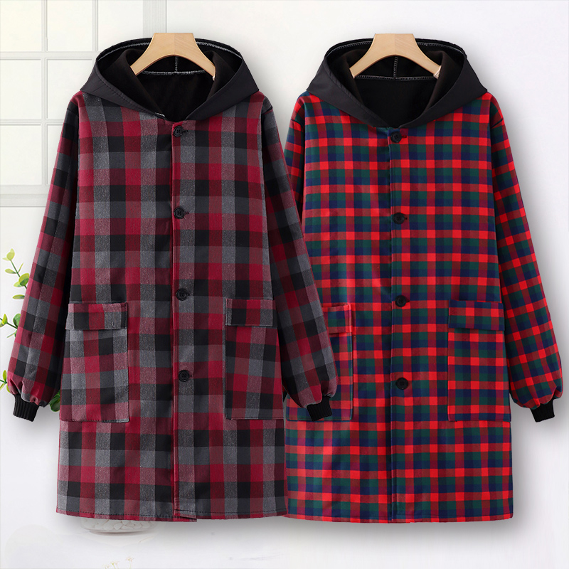 毛呢面料，连帽设计