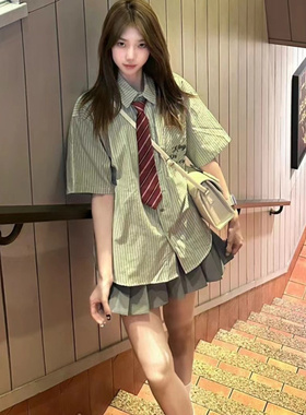 韩版绿色短袖衬衫女学院风jk甜美纯色衬衣韩系设计感宽松上衣夏季