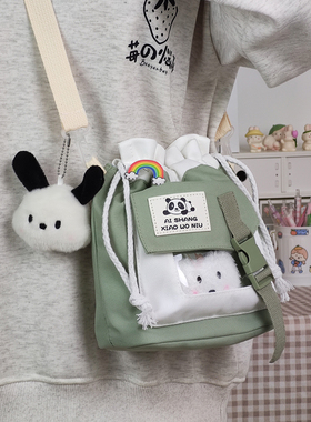 可爱小包包女斜挎包日系新款少女小众吧唧痛包学生帆布单肩水桶包