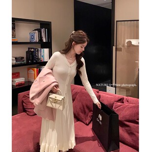针织连衣裙女秋冬打底收腰长裙气质小香风内搭 V领修身 杨小卷 法式