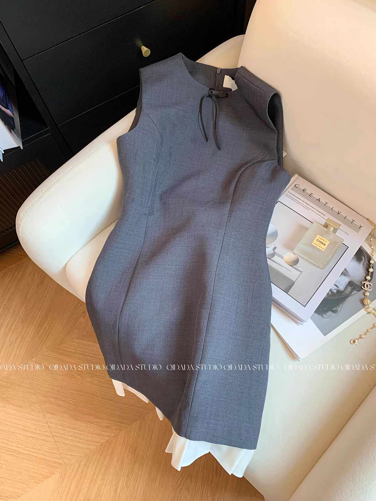 法式灰色圆领无袖背心连衣裙夏季