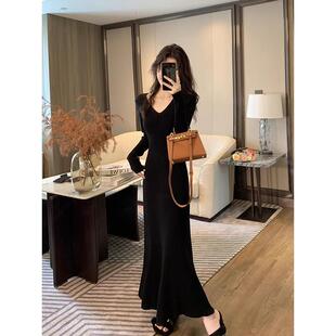 林妍儿v领针织连衣裙女秋冬季修身气质内搭打底毛衣包臀鱼尾裙春