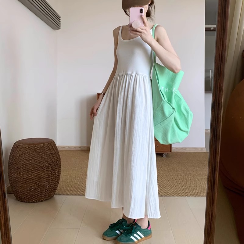 话里U领赫本风吊带裙2025夏季新款甜美气质收腰显瘦长款连衣裙女