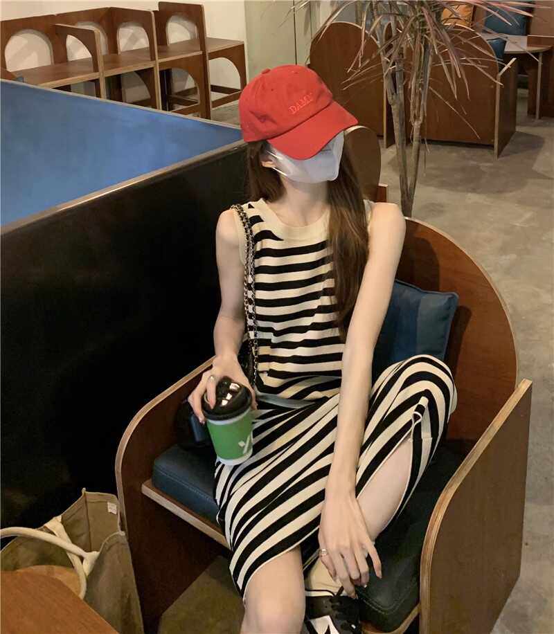 中长款无袖针织吊带连衣裙条纹