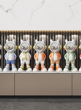 简约现代酒柜装饰摆件卡通公仔太空人客厅玄关电视柜创意乔迁礼品