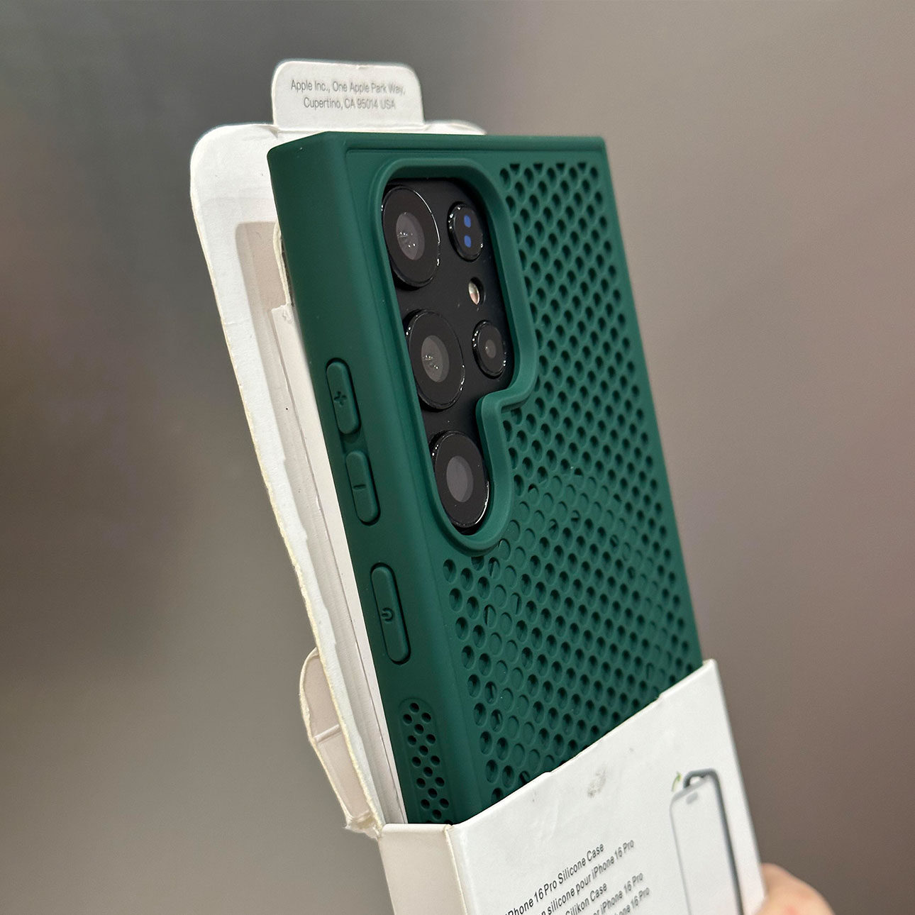 暗夜绿蜂窝散热网孔磁吸手机壳