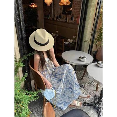 茶歇法式蓝色碎花吊带连衣裙女夏季2024新款海边度假风气质长裙子