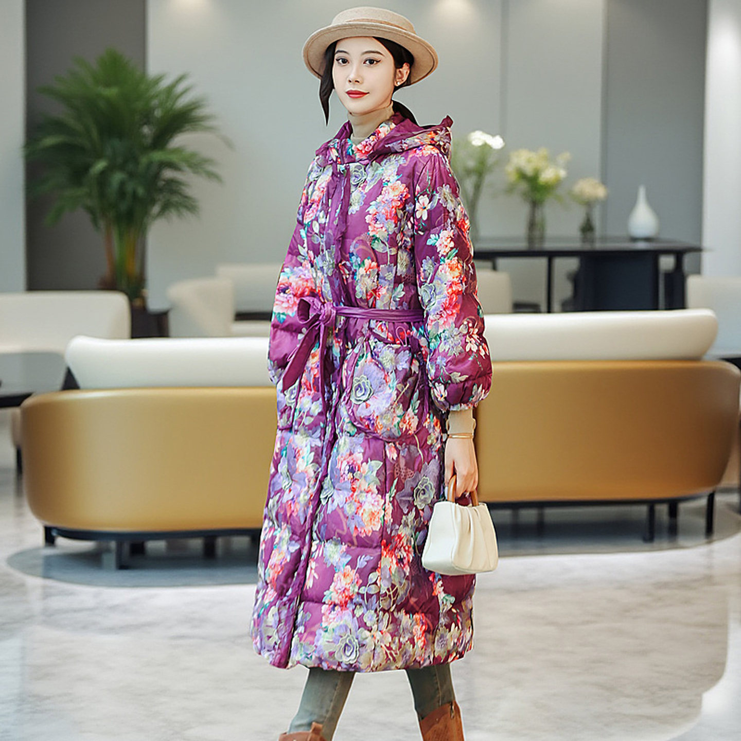 虫音白鸭绒羽绒服女大码宽松收腰高端轻奢刺绣中长款轻薄保暖外套