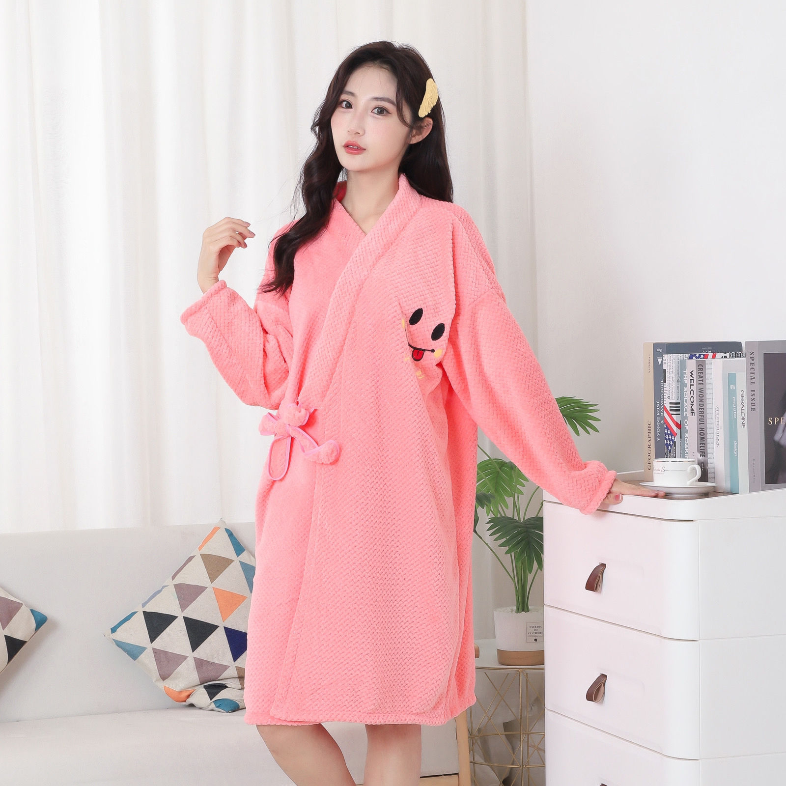 珊瑚绒柔软浴袍吸水速干