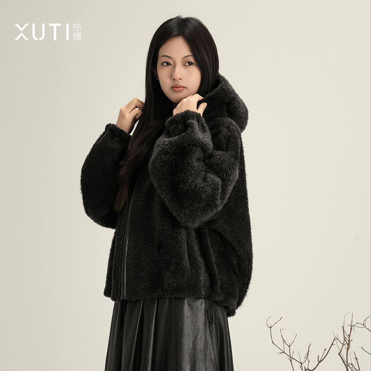 100%皮毛一体高端连帽拉贡皮草