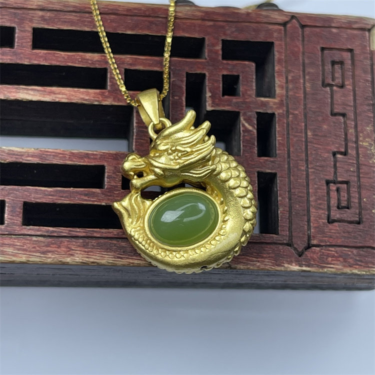 S925纯银镶嵌天然和田玉碧玉磨砂立体龙锁骨项链玉石吊坠挂件女款